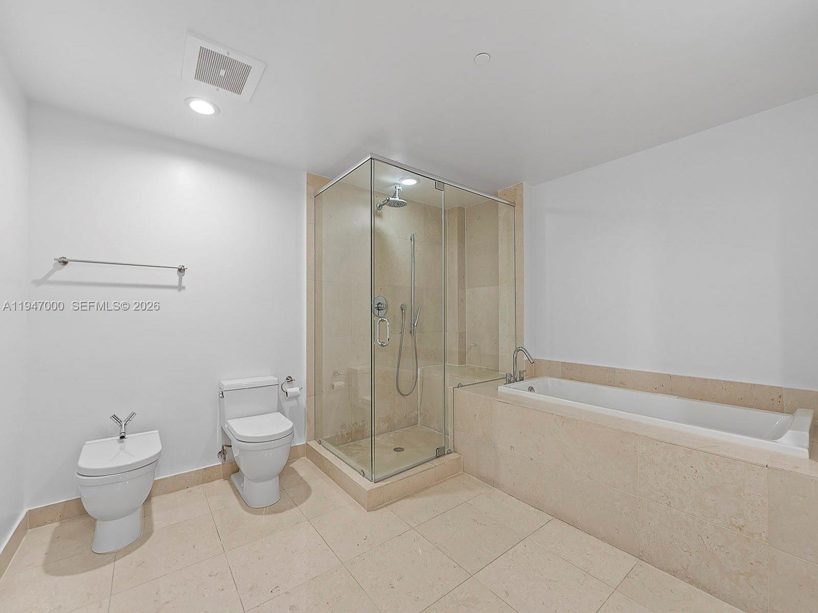 495 Brickell Avenue 1801 Property Photo 7