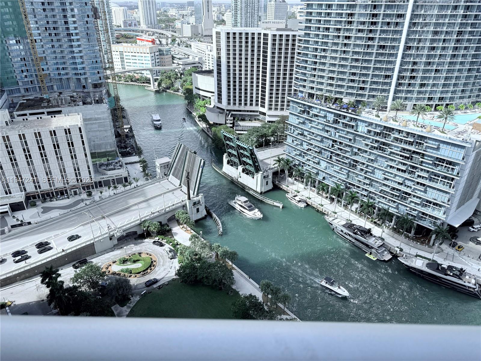 465 Brickell Avenue 2906 Property Photo 9