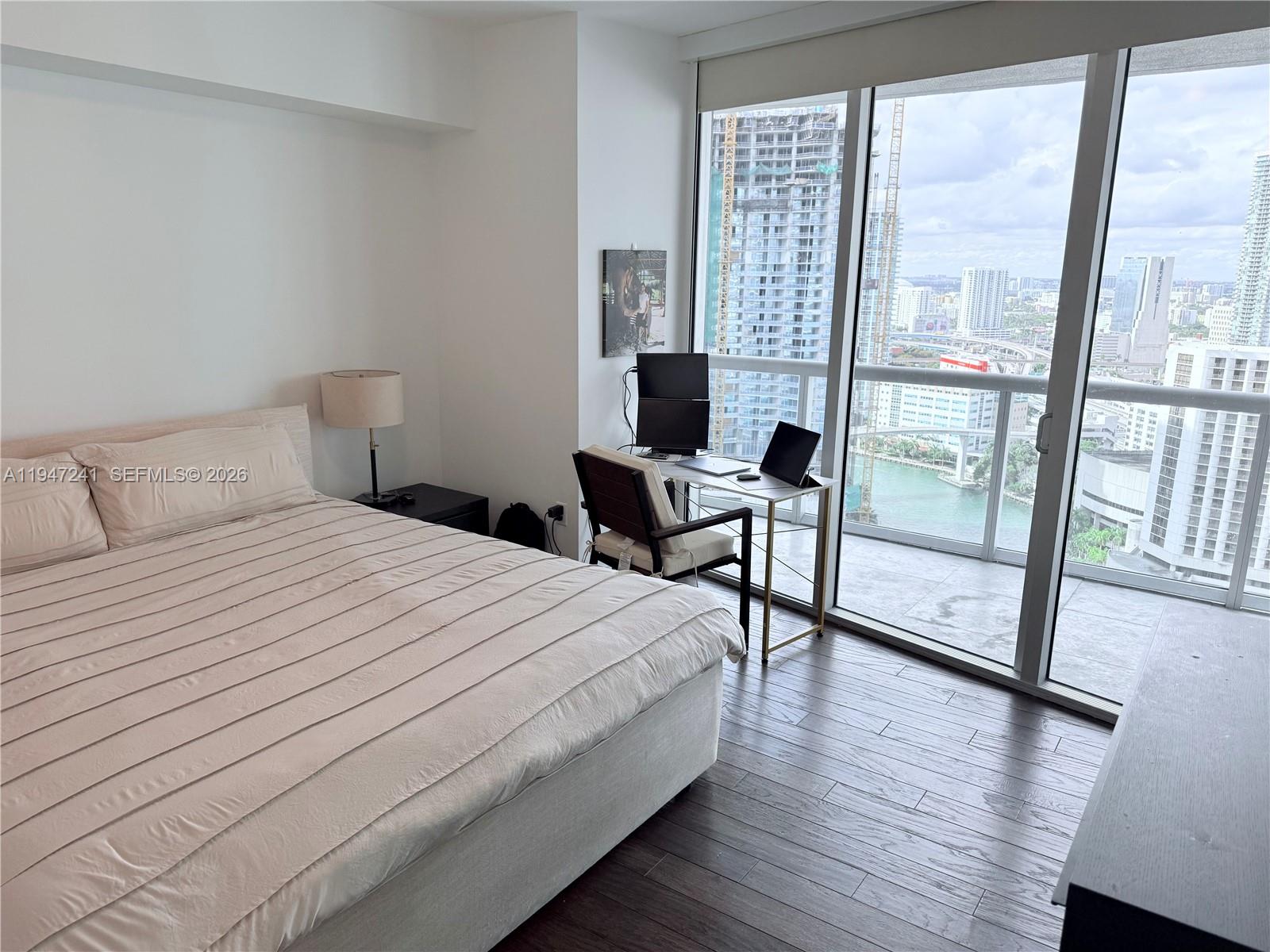 465 Brickell Avenue 2906 Property Photo 11