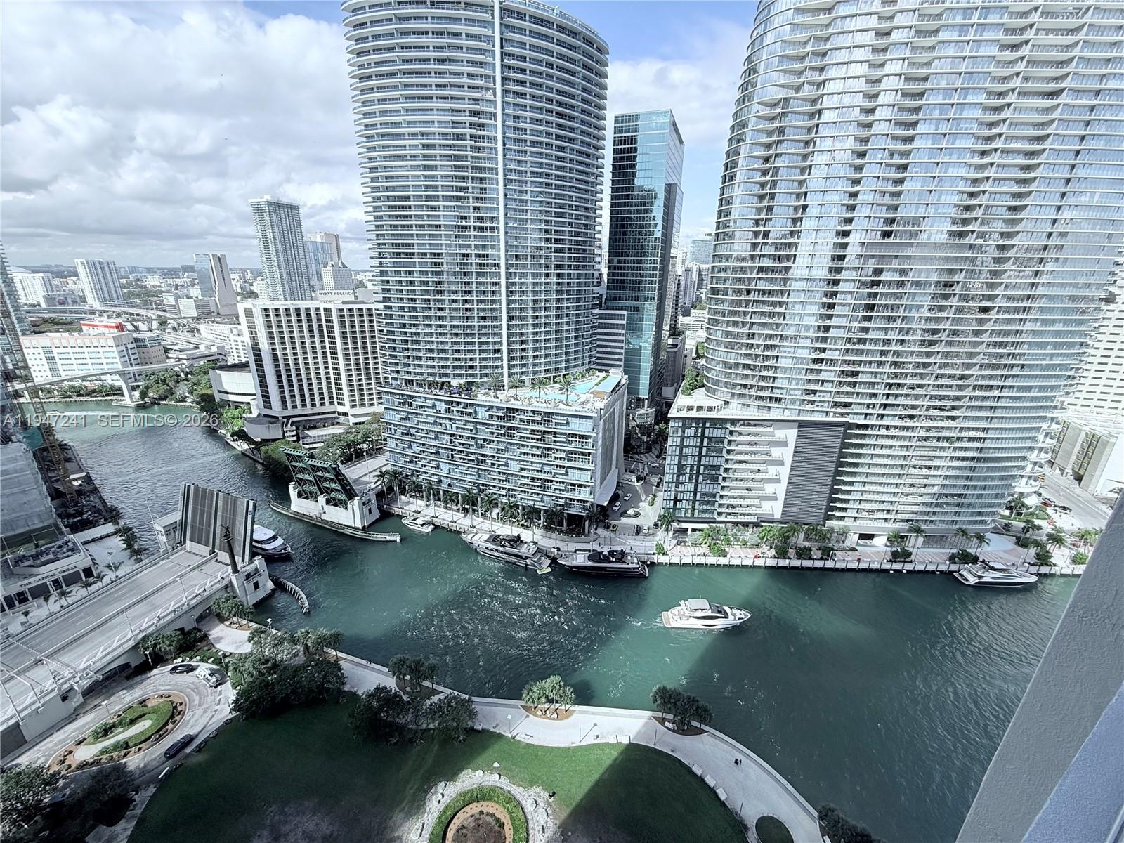 465 Brickell Avenue 2906 Property Photo 21