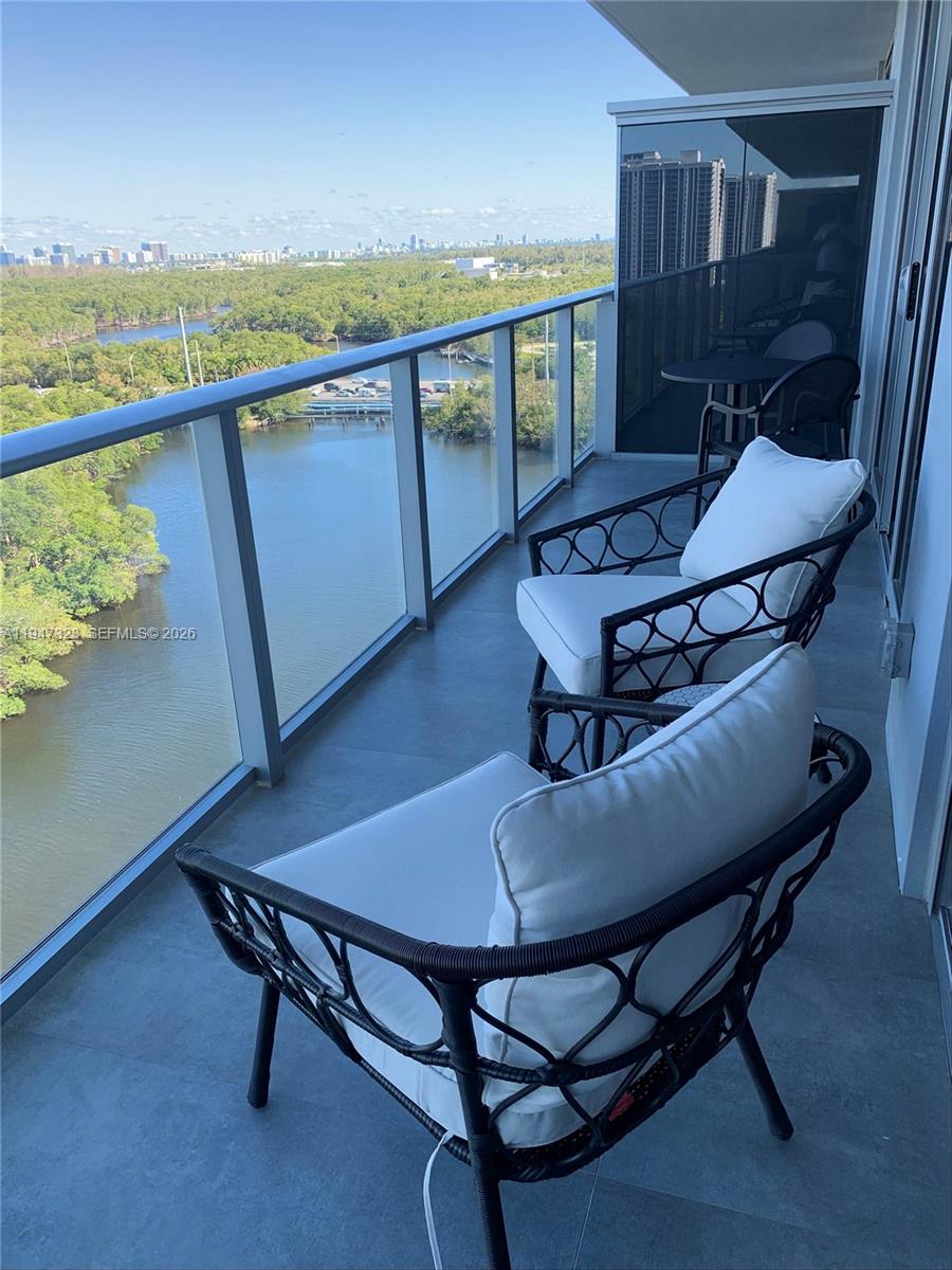 16385 Biscayne Boulevard 1417 Property Photo 8