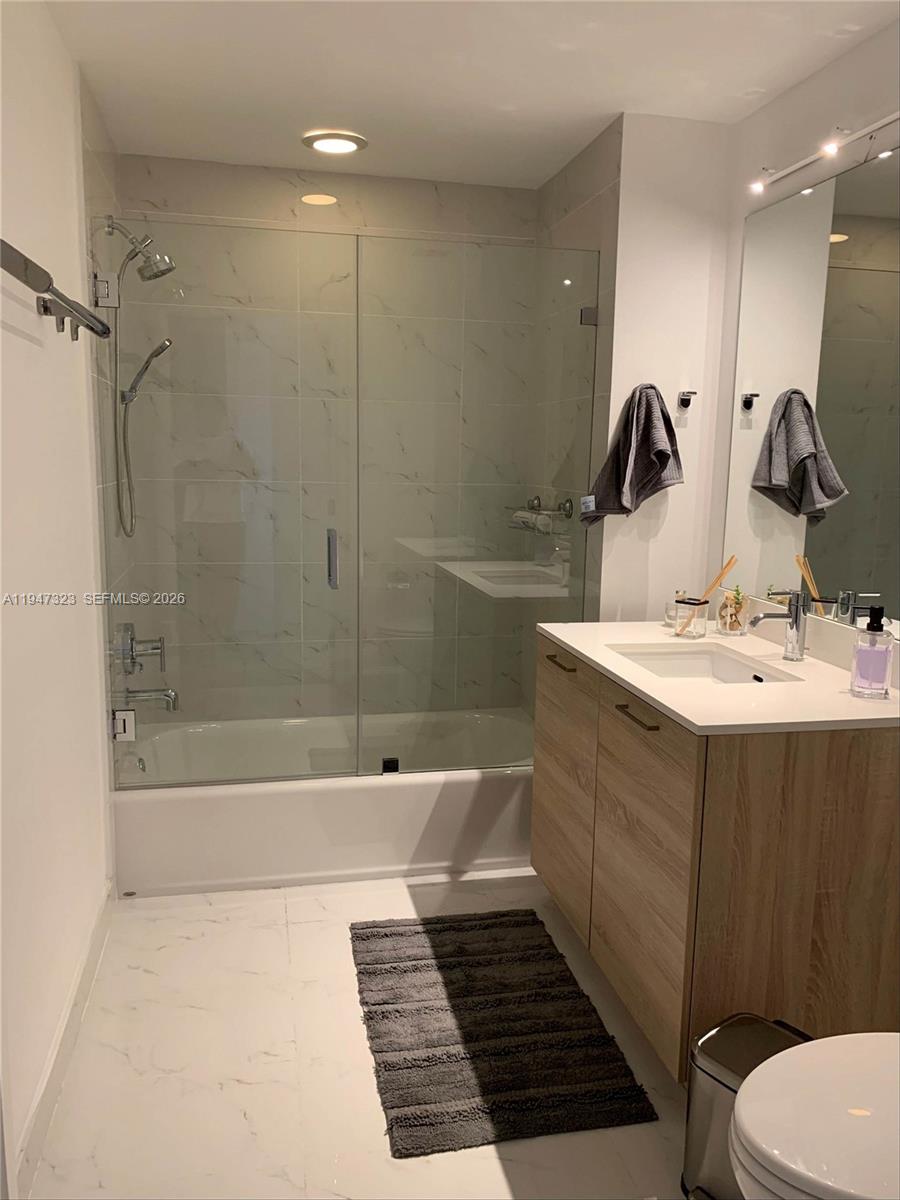 16385 Biscayne Boulevard 1417 Property Photo 11