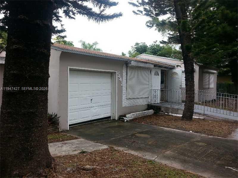 2447 Pierce Street 1 Property Photo 2