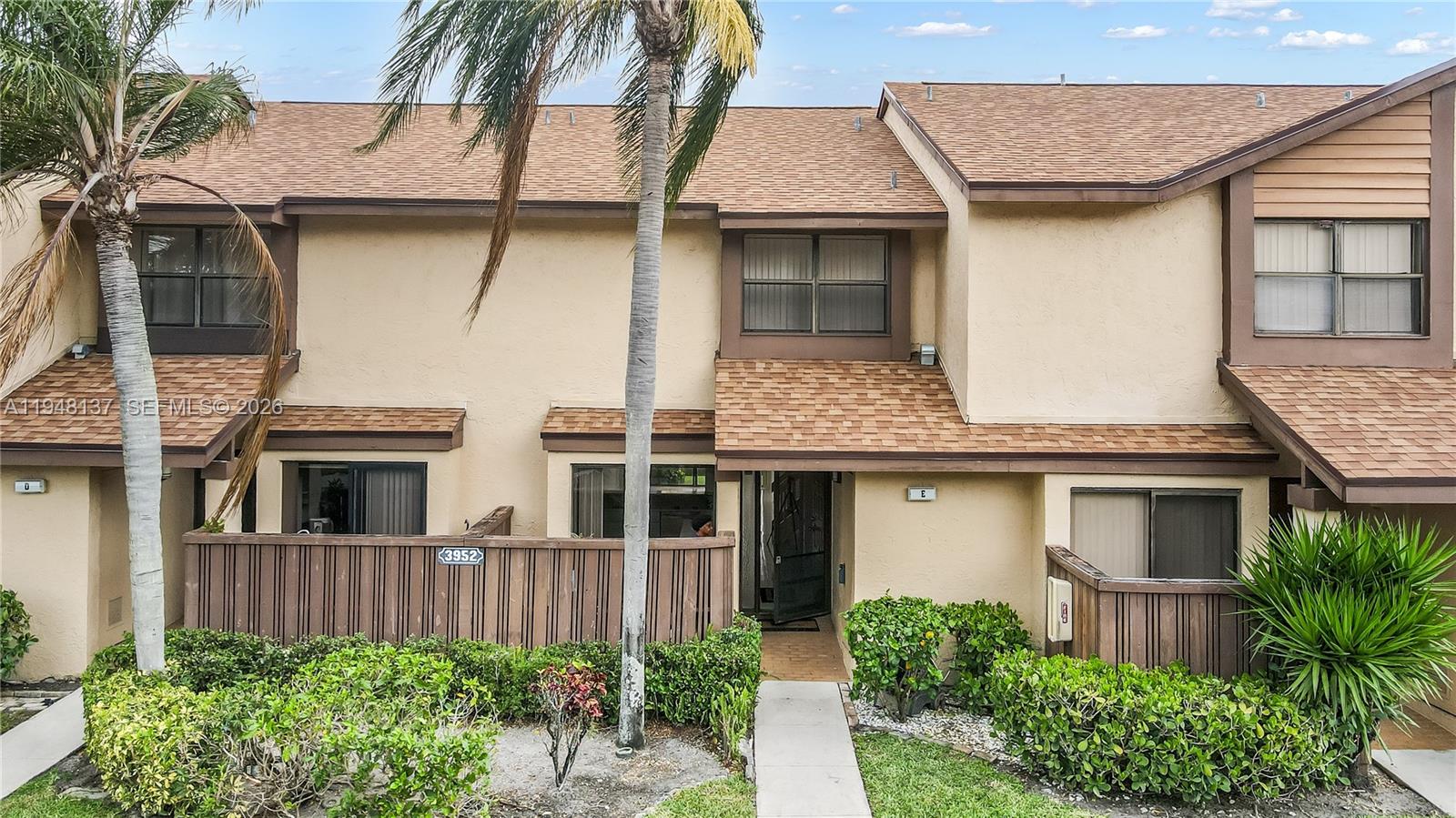 A11948137 Property Photo 3