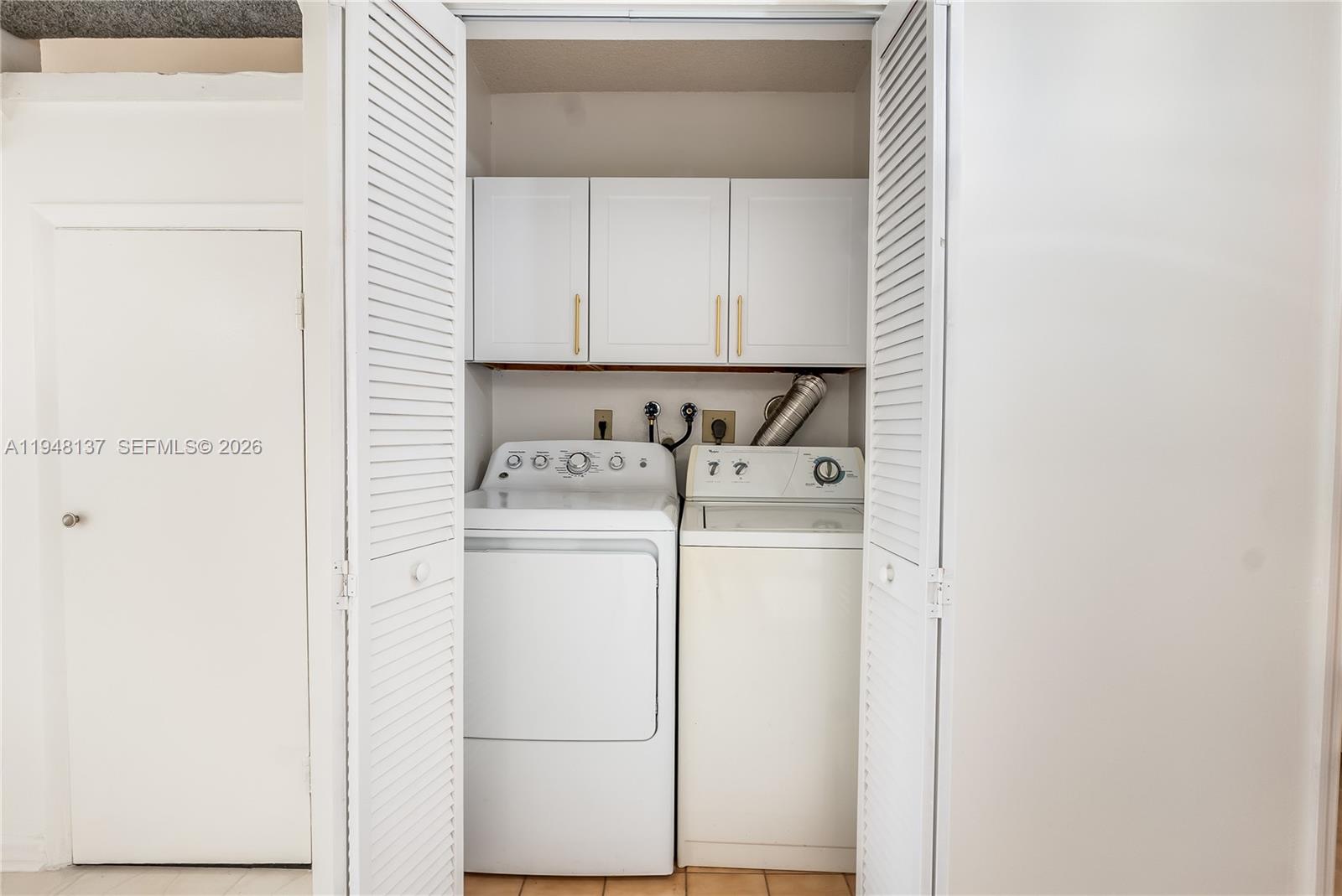 A11948137 Property Photo 11