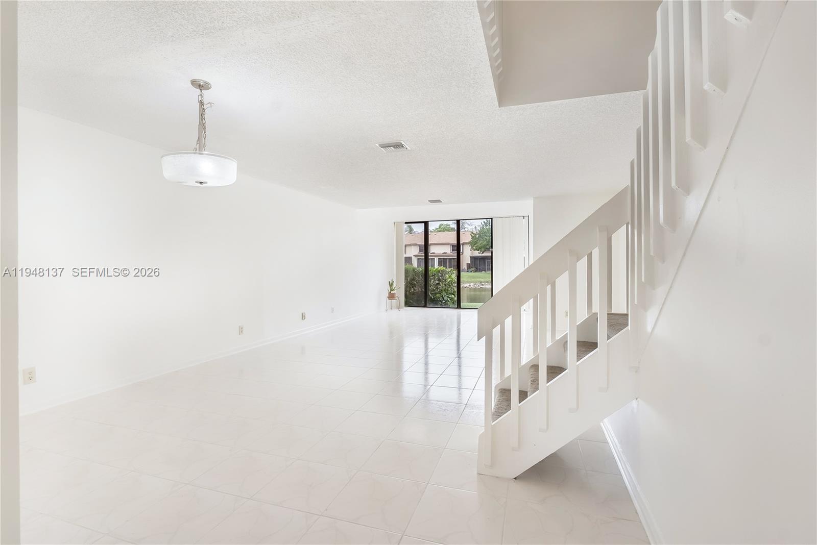 A11948137 Property Photo 14