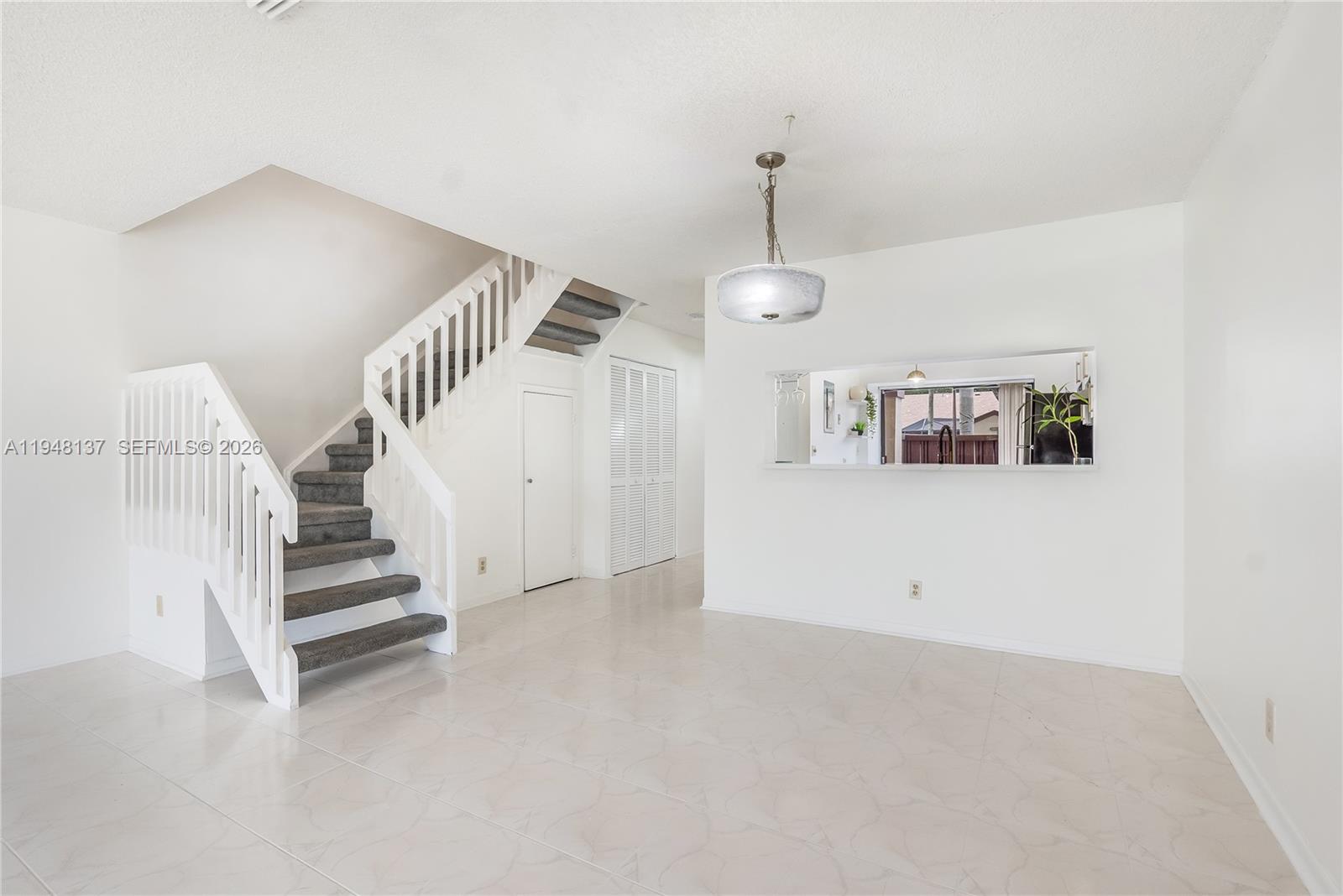 A11948137 Property Photo 18