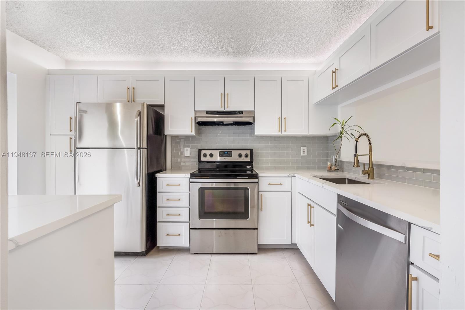 A11948137 Property Photo 19