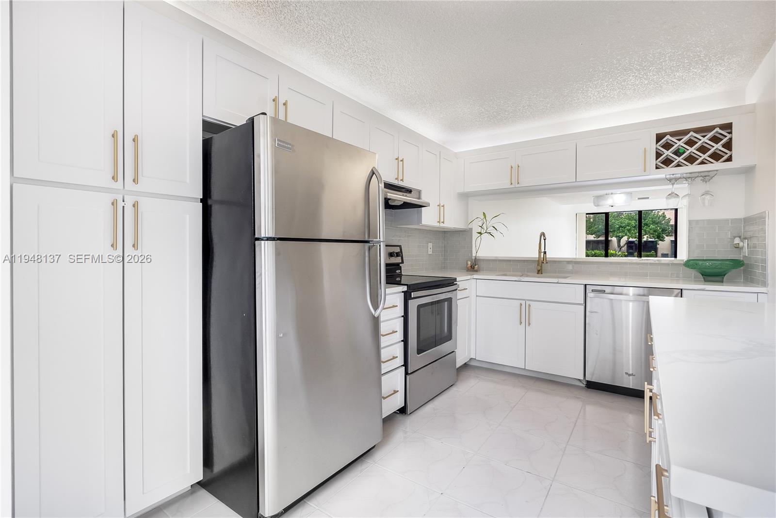 A11948137 Property Photo 21