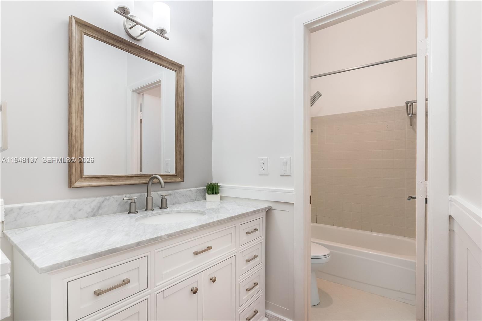 A11948137 Property Photo 26