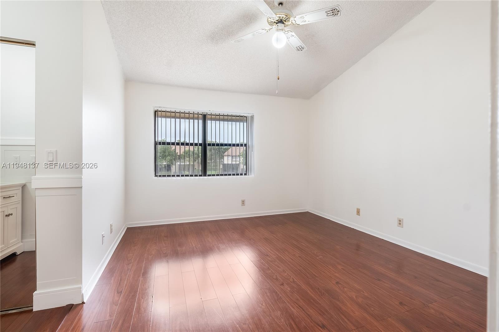 A11948137 Property Photo 29
