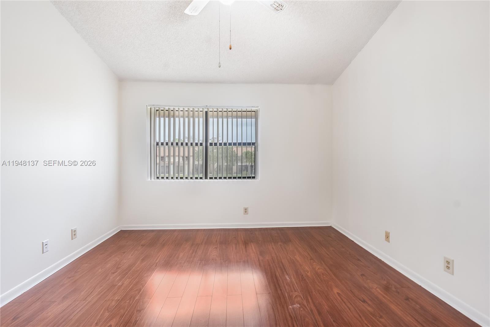 A11948137 Property Photo 30