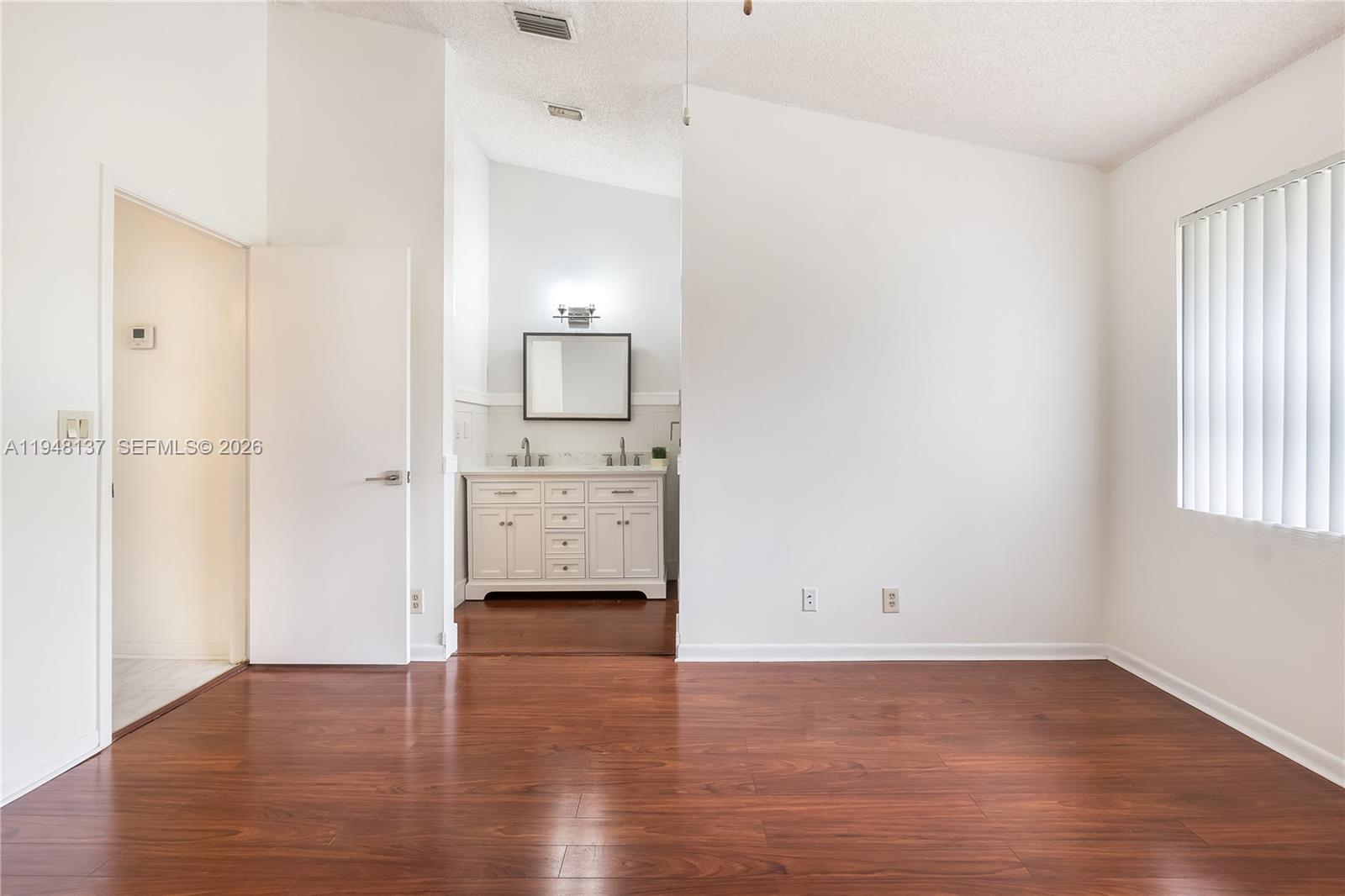 A11948137 Property Photo 31
