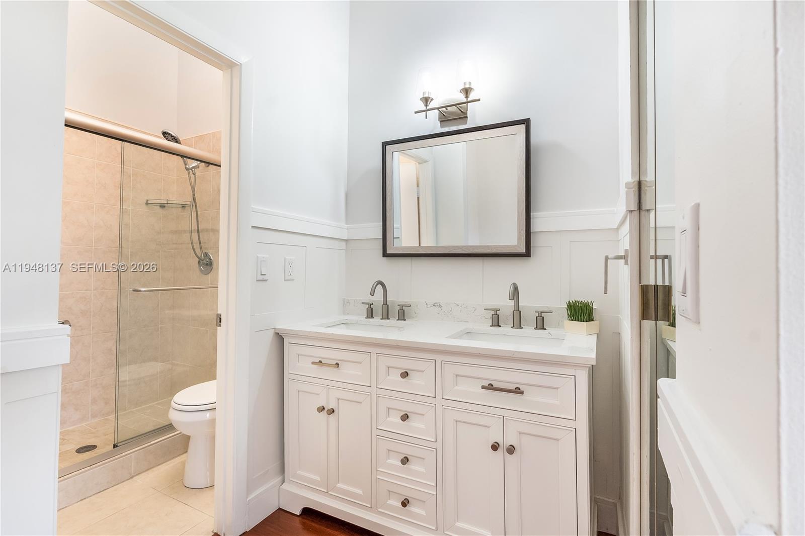 A11948137 Property Photo 32