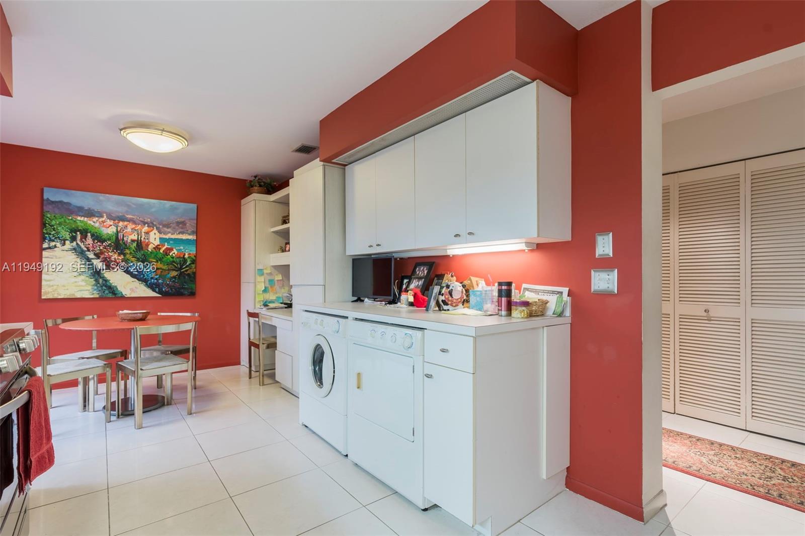 2 Eastgate Drive C Property Photo 15