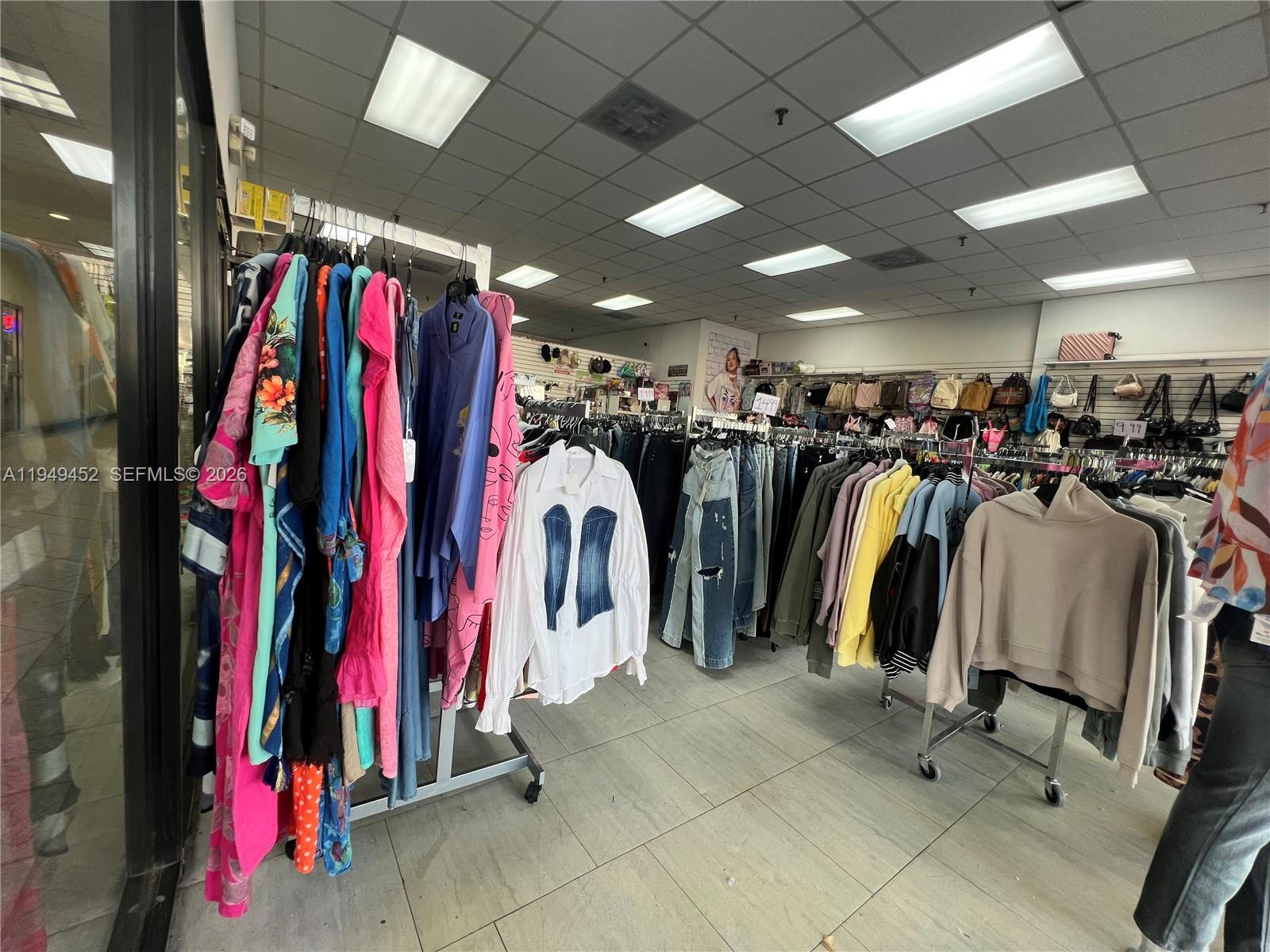 500 W 49th Street Property Photo 12