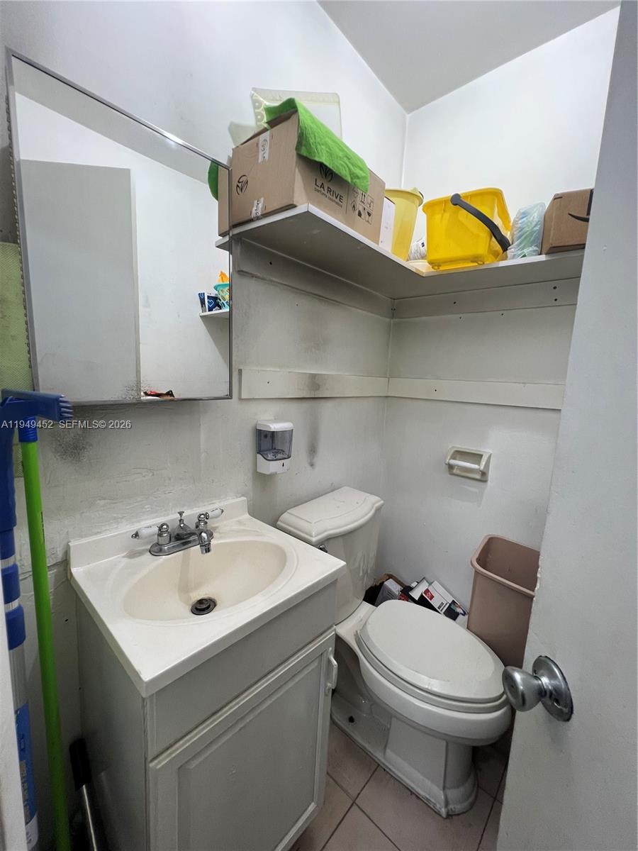 500 W 49th Street Property Photo 16