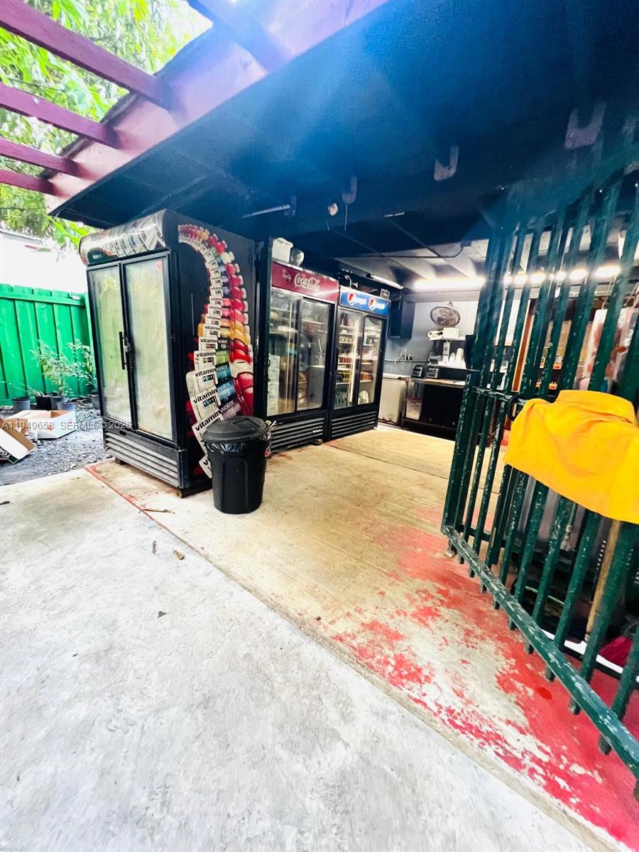 A11949658 Property Photo 23