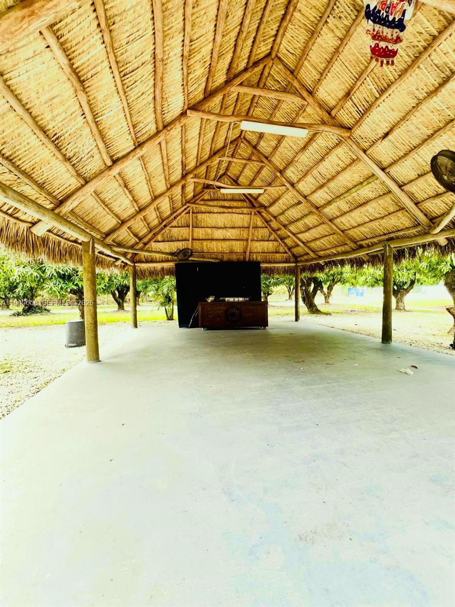 A11949658 Property Photo 33
