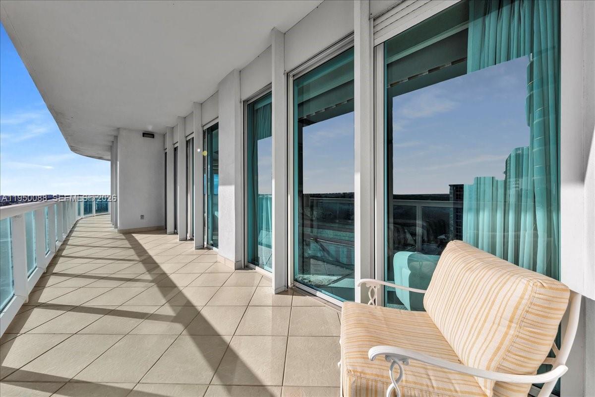 10101 Collins Avenue 16b Property Photo 16