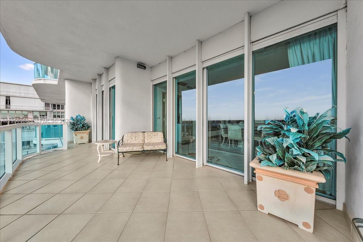 10101 Collins Avenue 16b Property Photo 60
