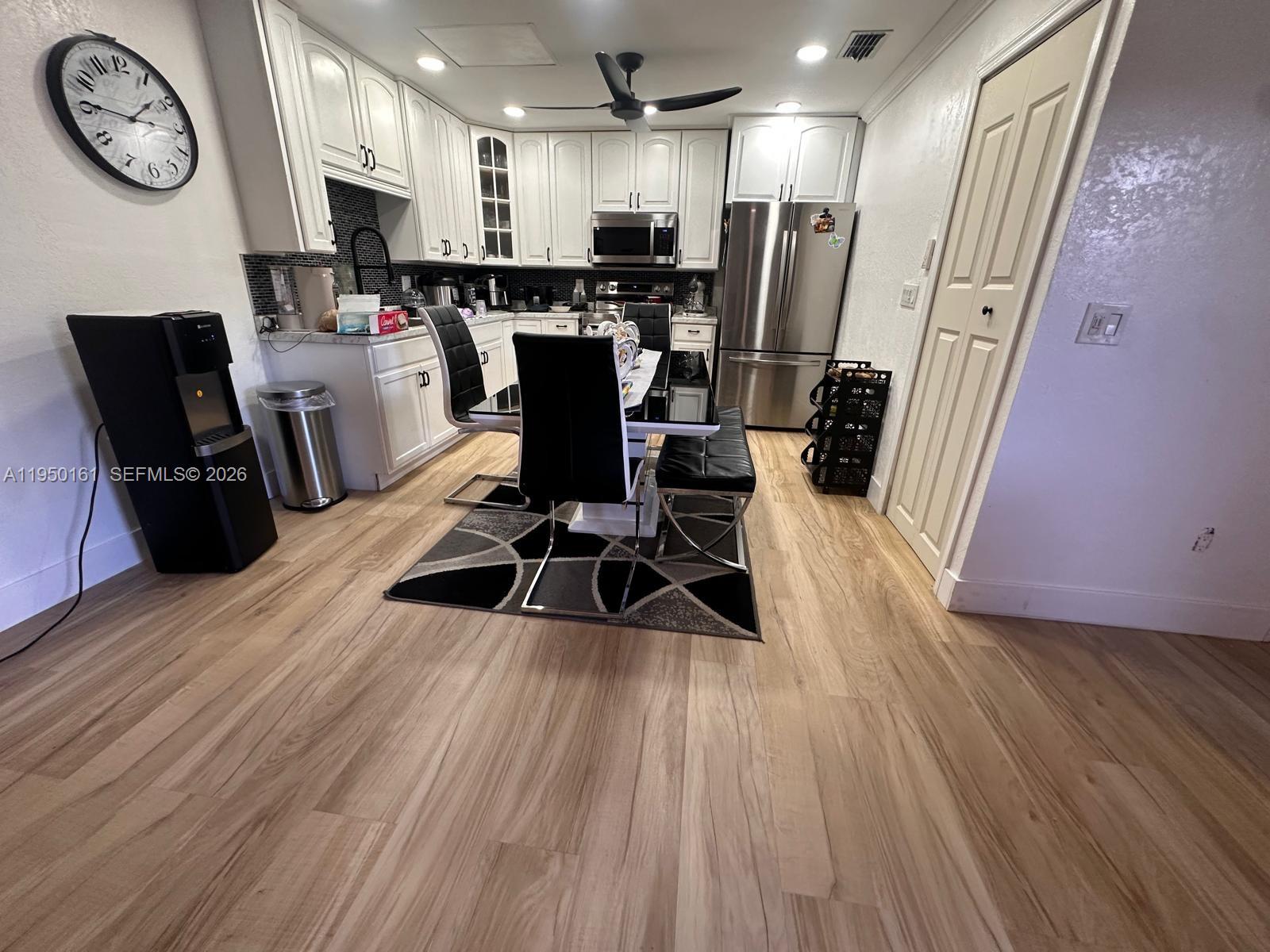 6370 Royal Woods Drive Property Photo 12