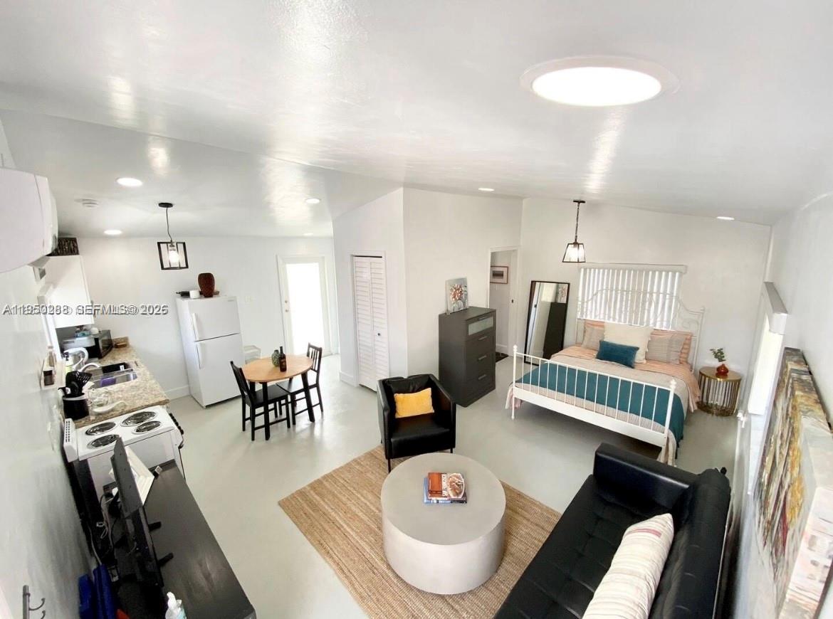 A11950288 Property Photo 2