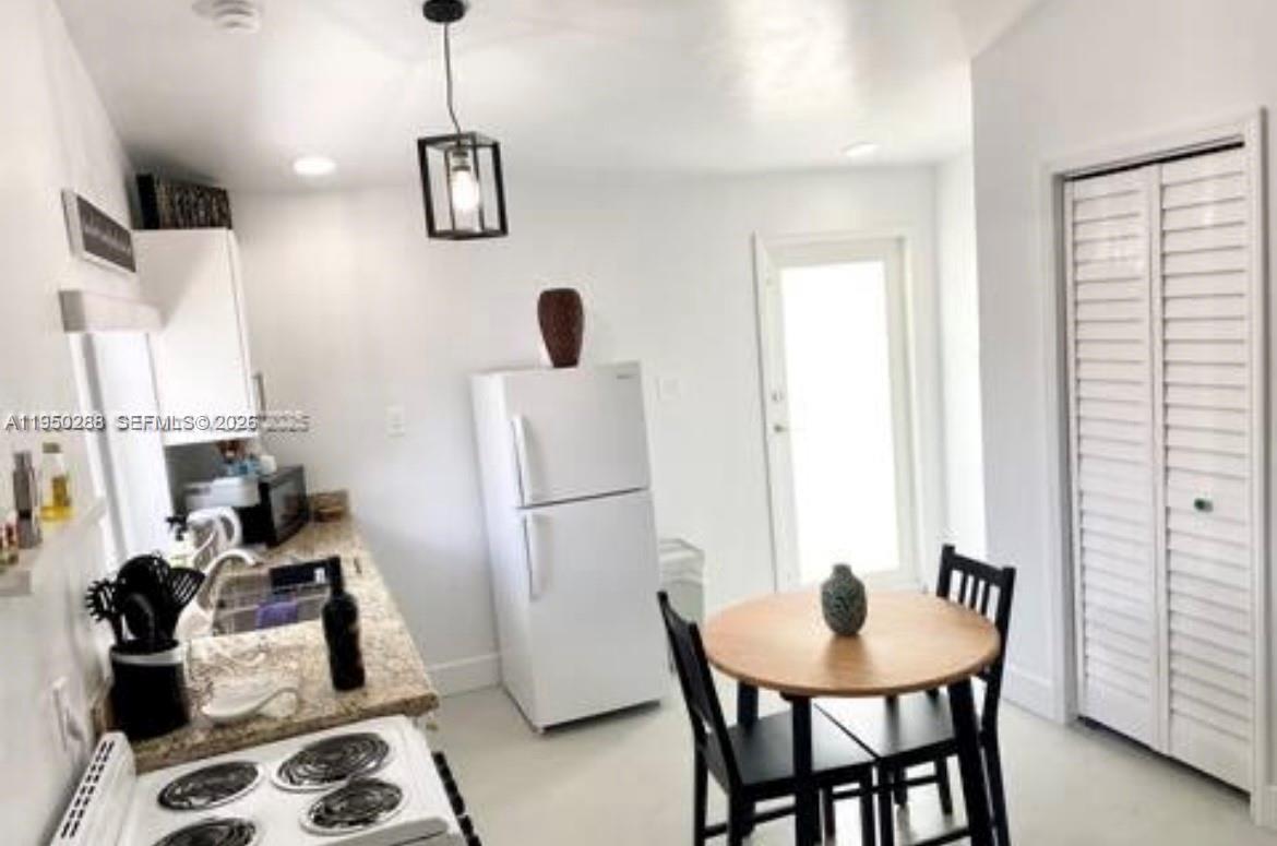 A11950288 Property Photo 4