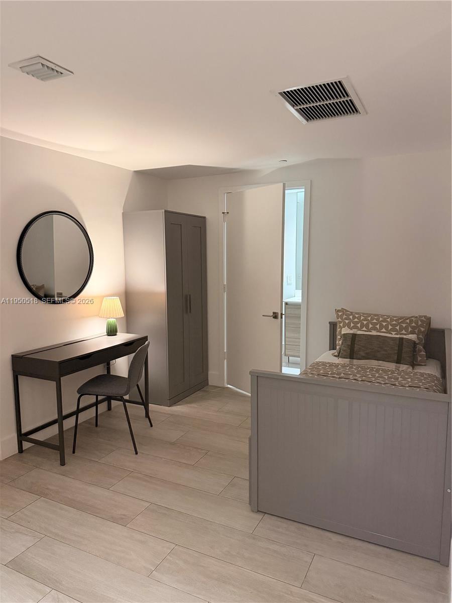 121 Ne 34th Street 2806a Property Photo 13