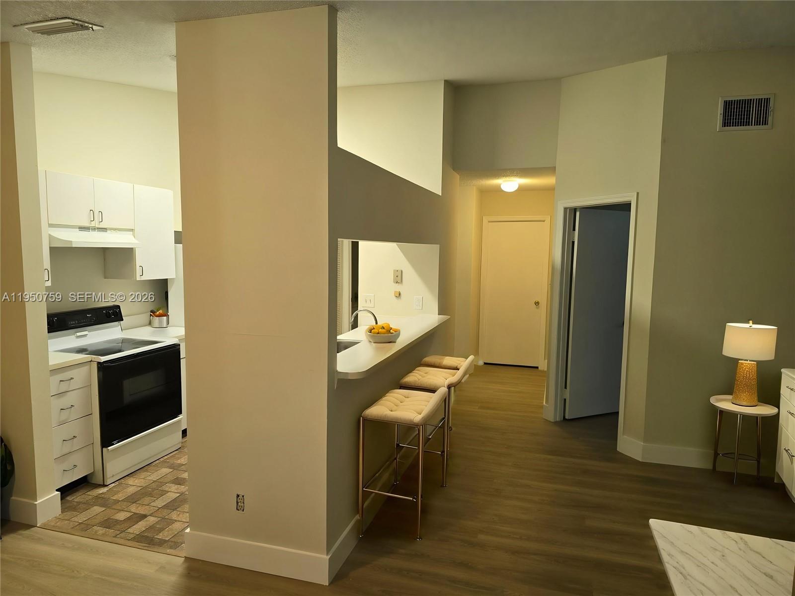A11950759 Property Photo 3