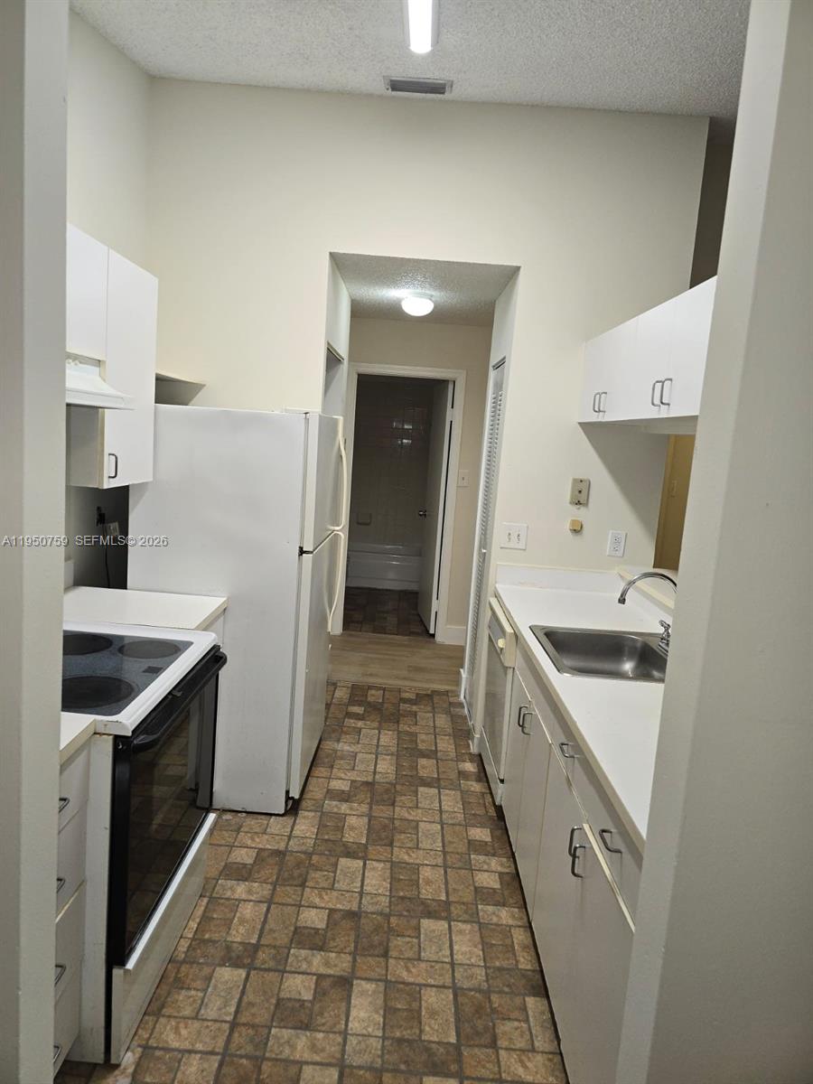 A11950759 Property Photo 4