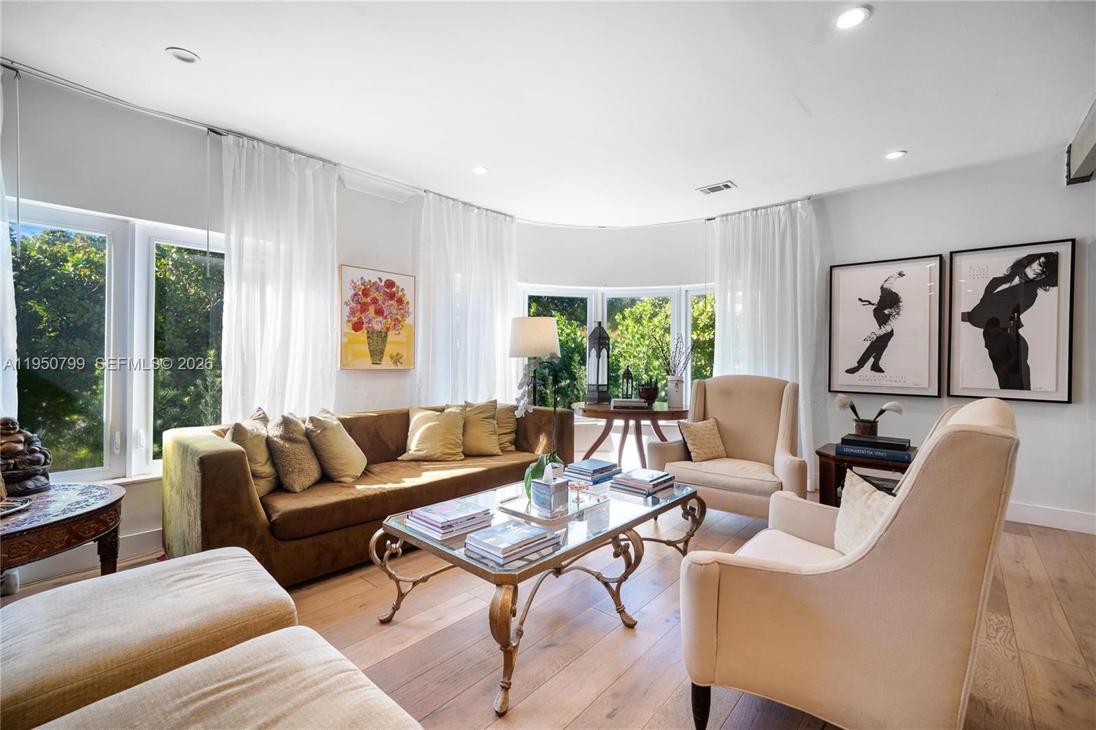 463 W 62nd Street Property Photo 1