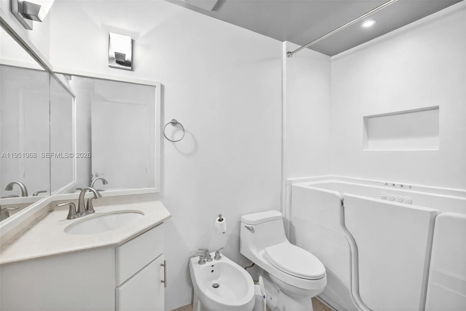 21248 Harbor Way 243-24 Property Photo 18