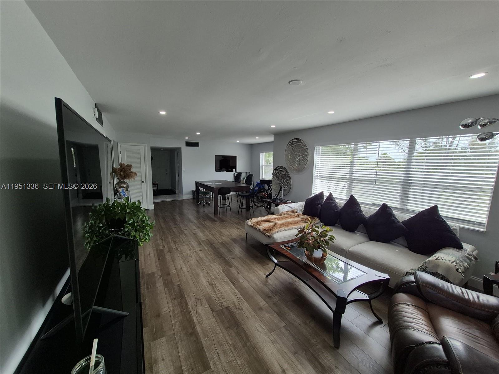 A11951336 Property Photo 1