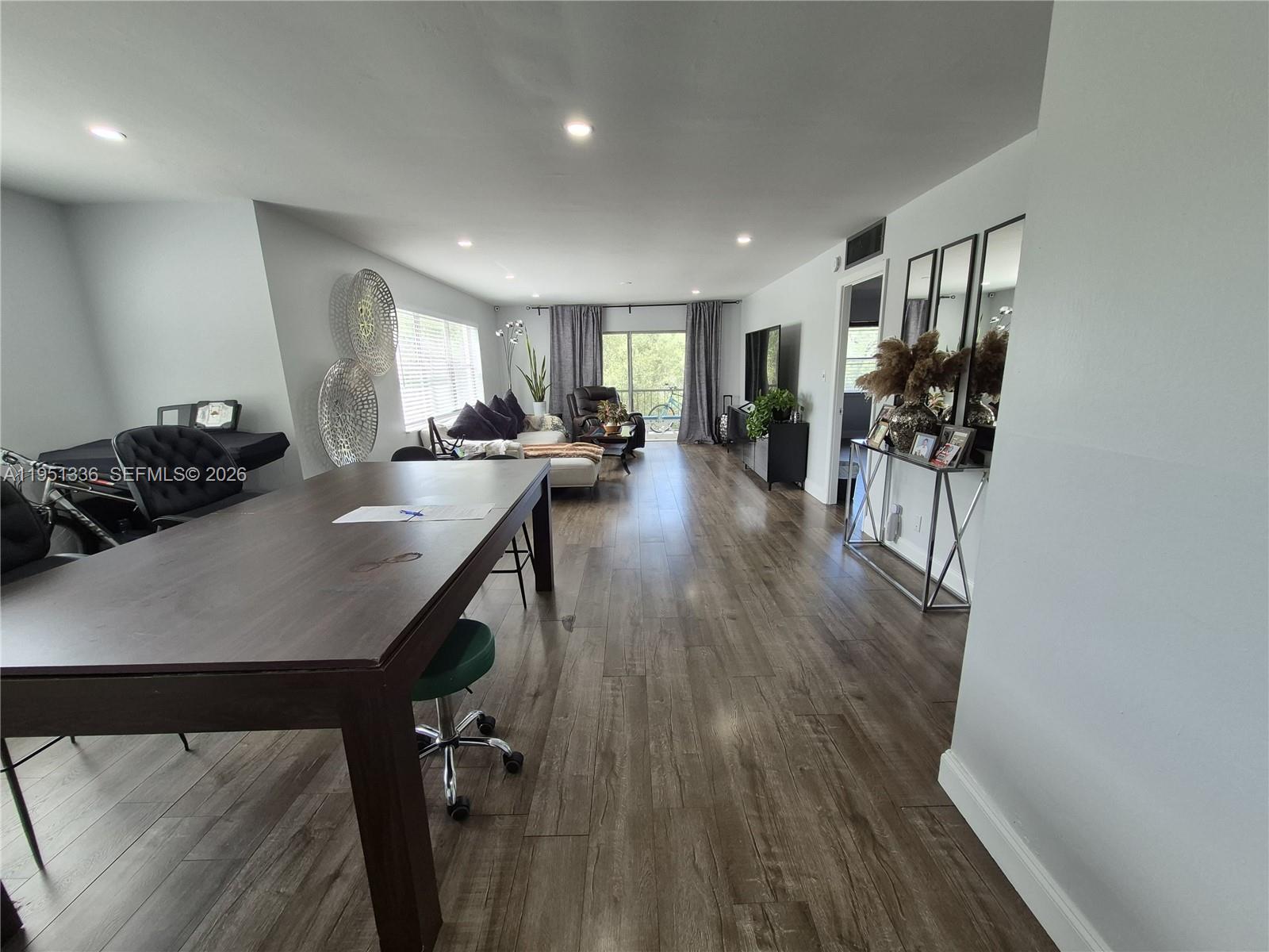 A11951336 Property Photo 5