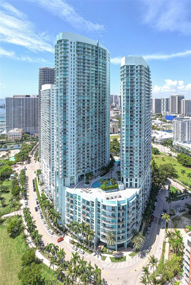 1900 N Bayshore Drive Property Photo 4