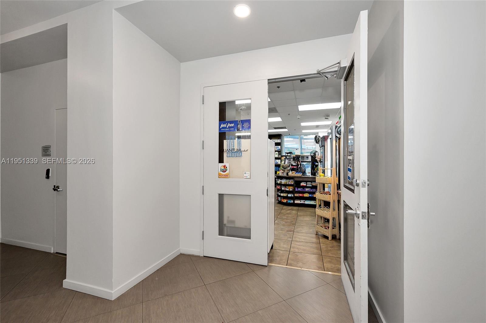1900 N Bayshore Drive Property Photo 15