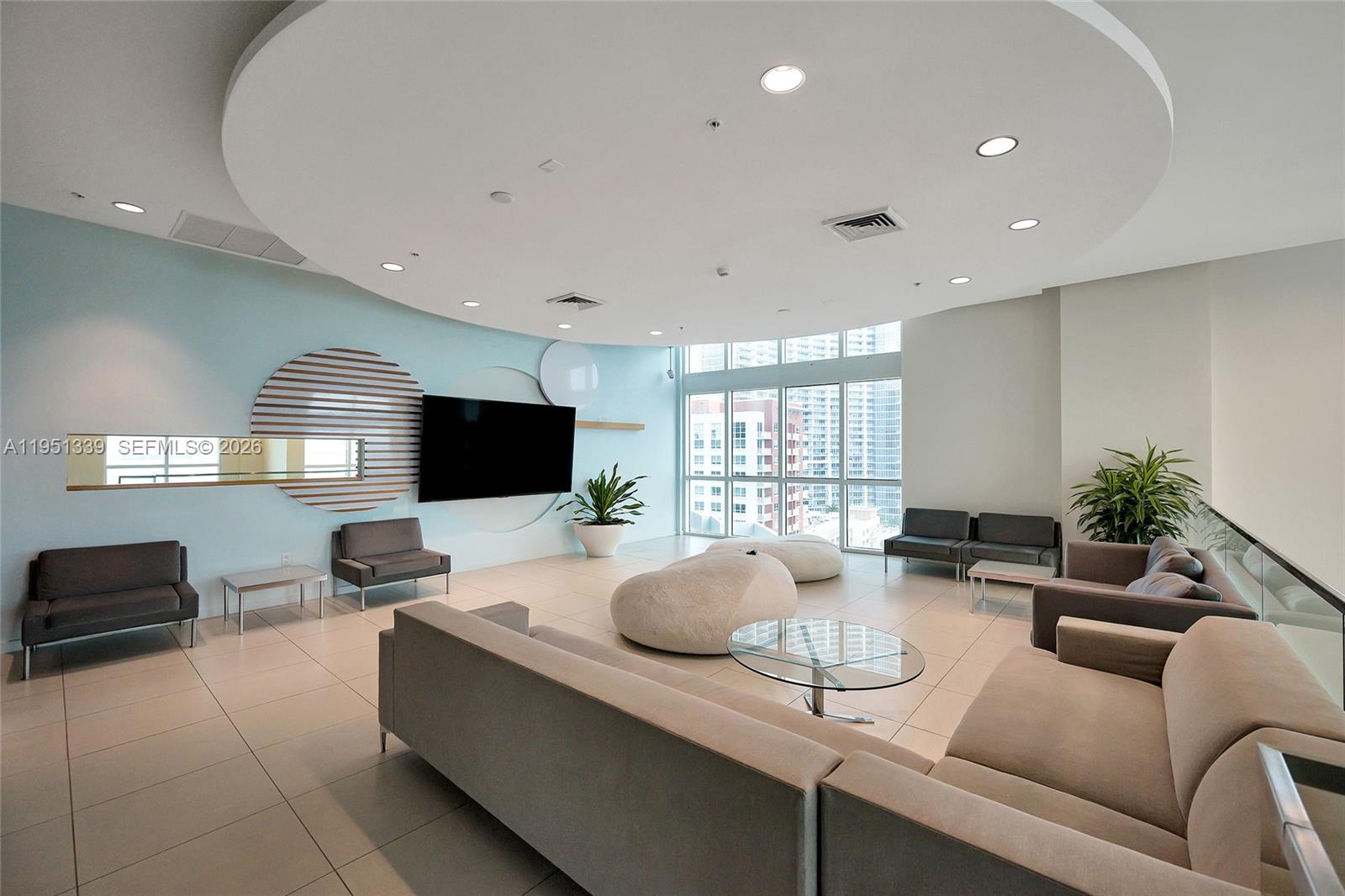 1900 N Bayshore Drive Property Photo 21