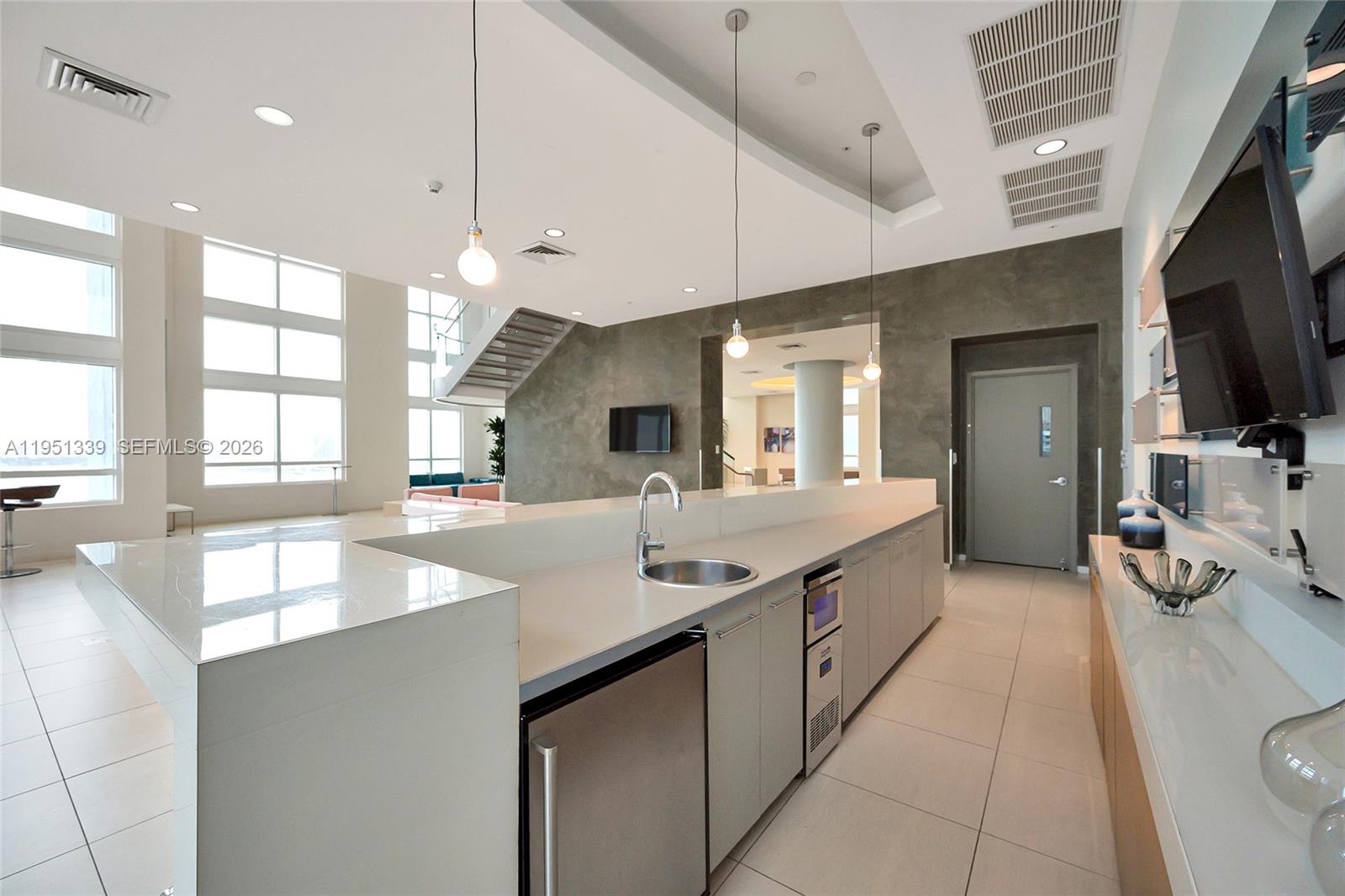 1900 N Bayshore Drive Property Photo 26