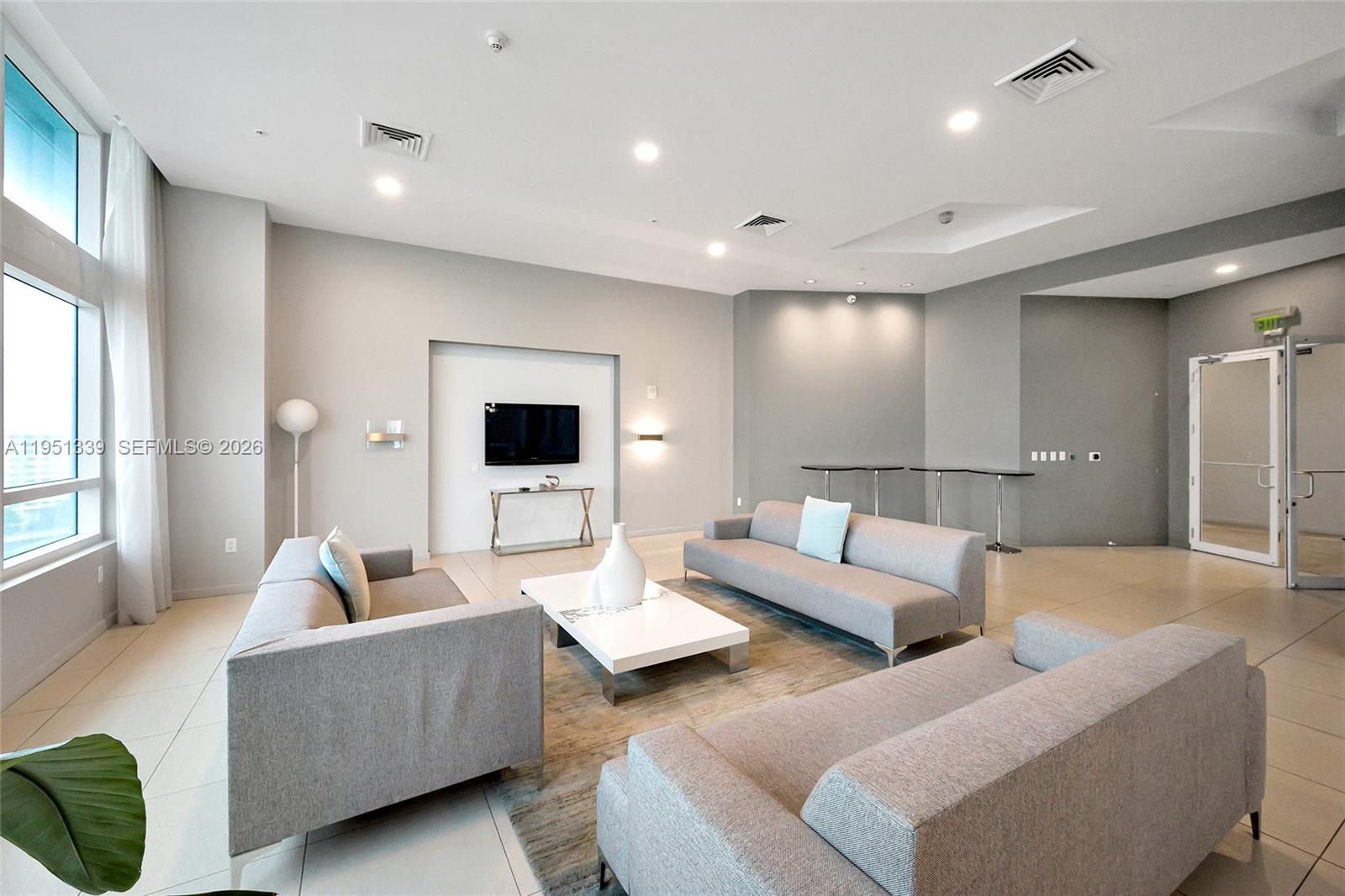 1900 N Bayshore Drive Property Photo 42