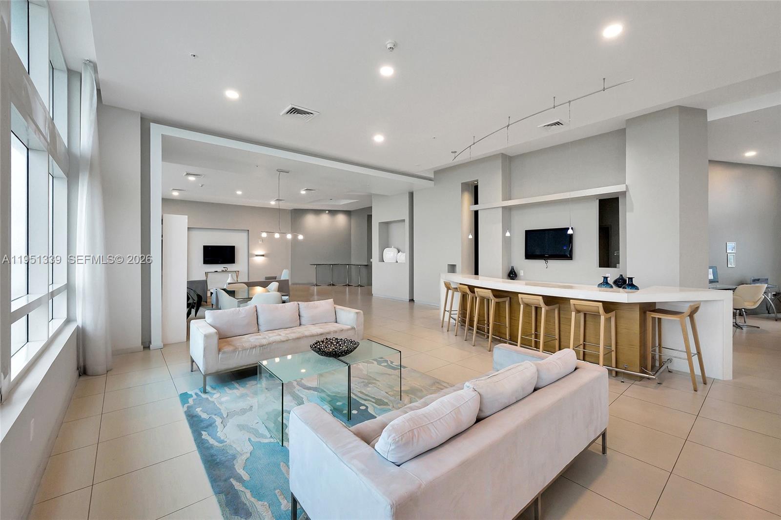 1900 N Bayshore Drive Property Photo 44
