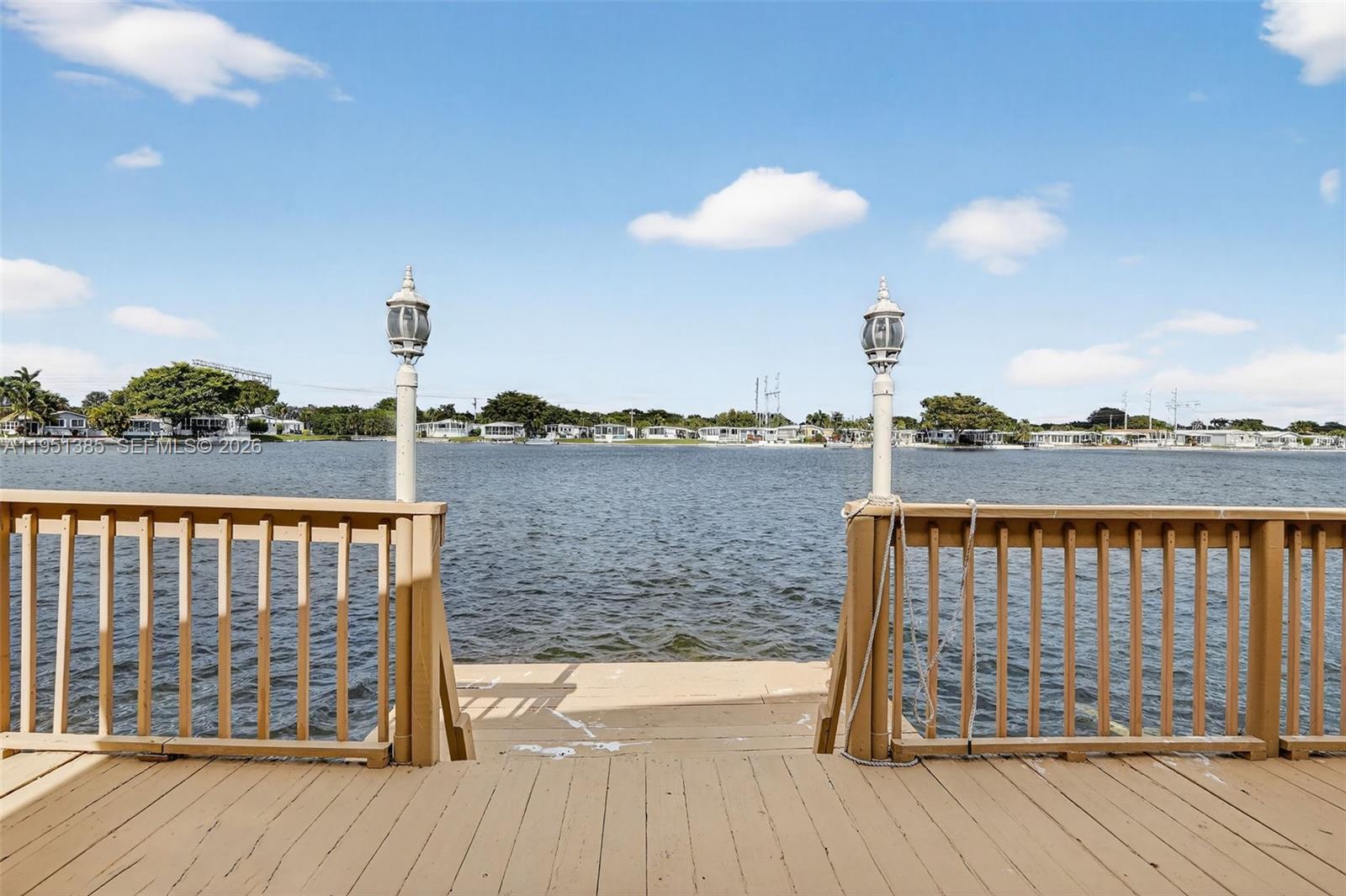 3033 Lakeshore Drive Property Photo 4