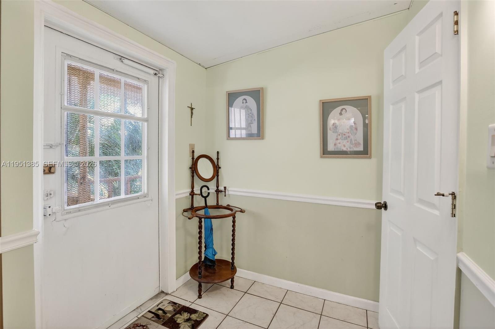 3033 Lakeshore Drive Property Photo 15