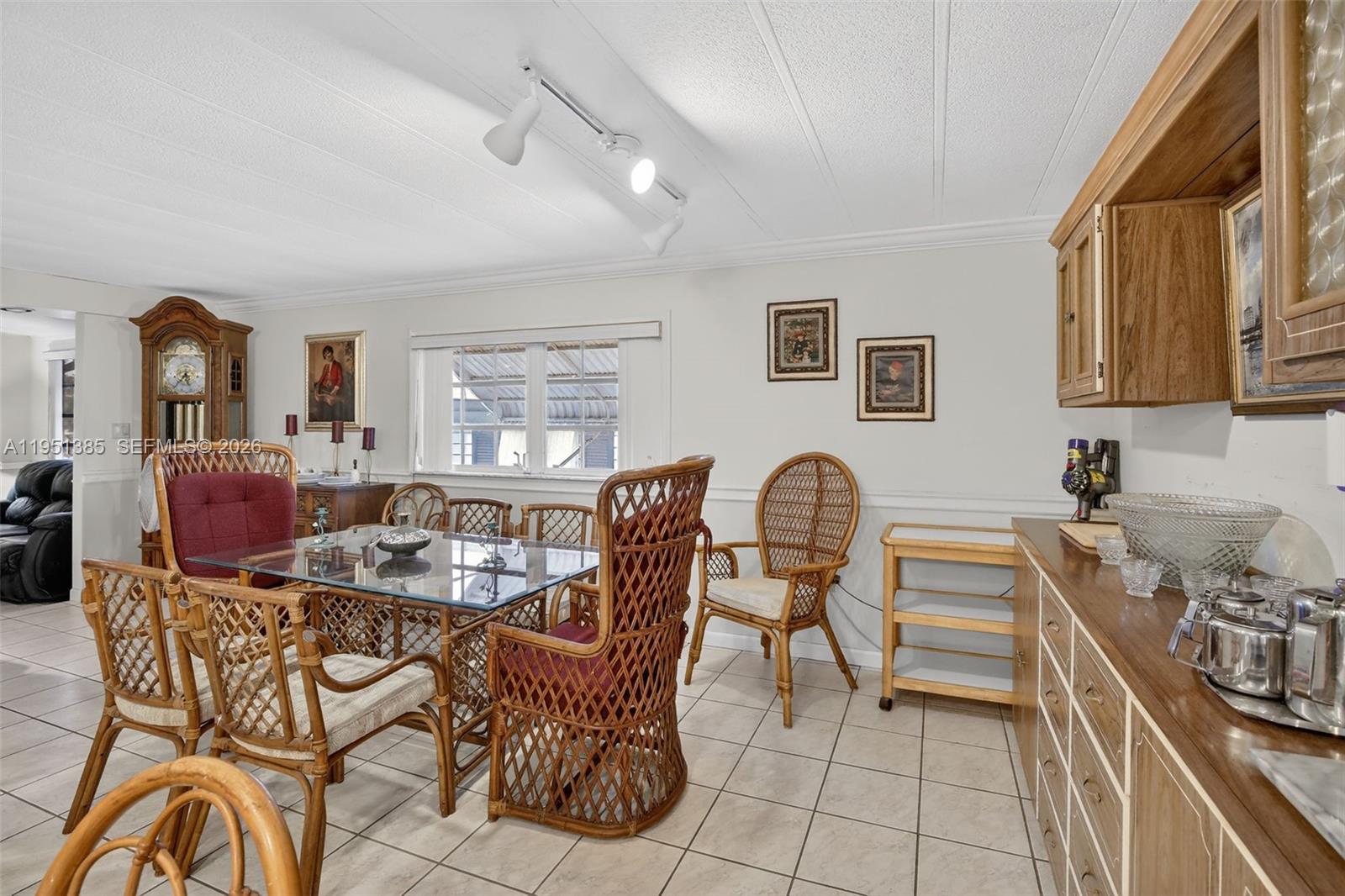 3033 Lakeshore Drive Property Photo 26