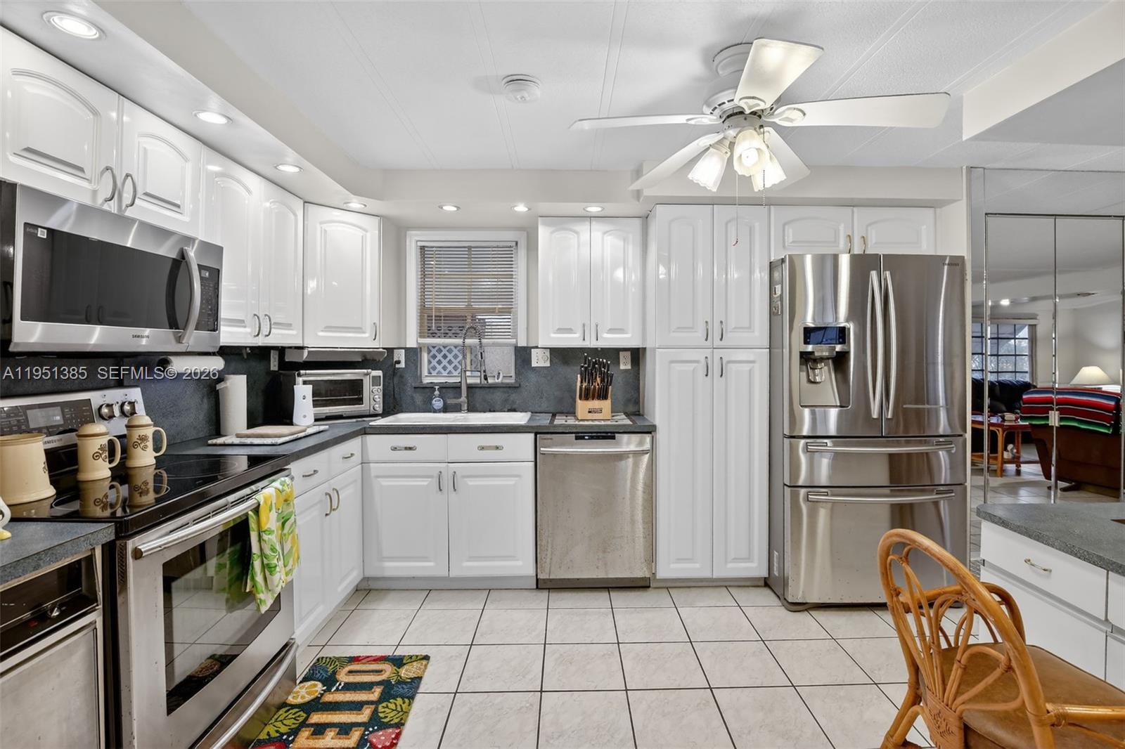 3033 Lakeshore Drive Property Photo 28