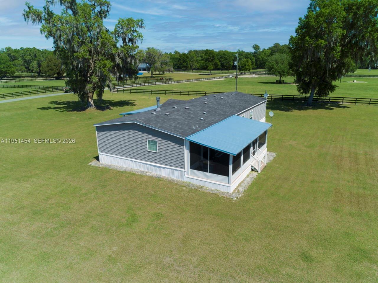 7787 Nw 150th Avenue Property Photo 12