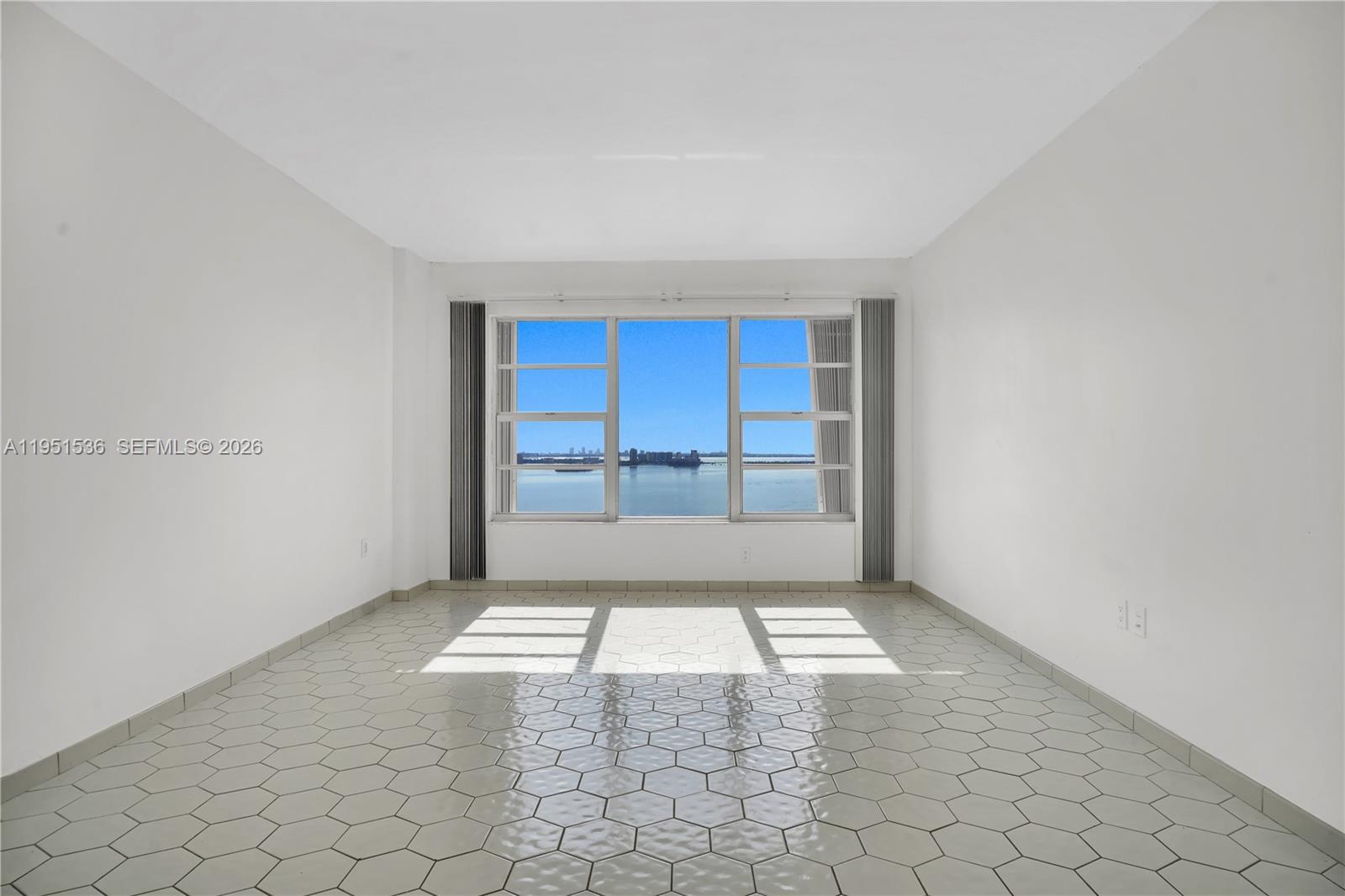 11111 Biscayne Boulevard 21c Property Photo 9