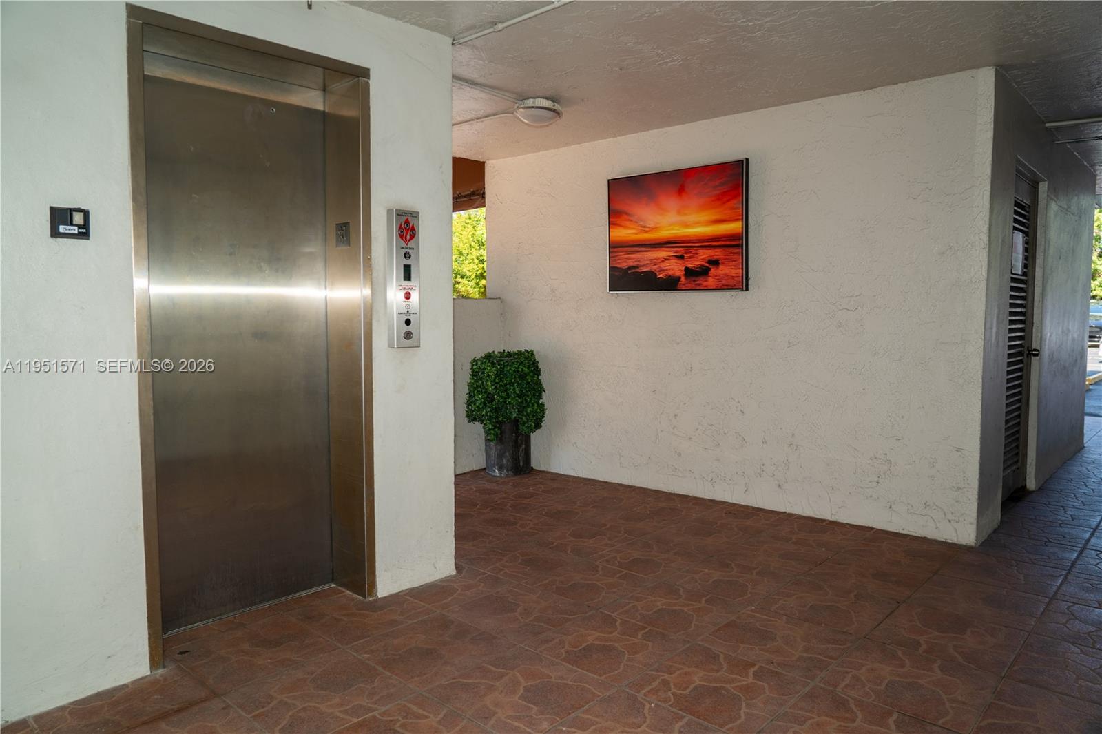 854 Nw 87th Avenue 405 Property Photo 1
