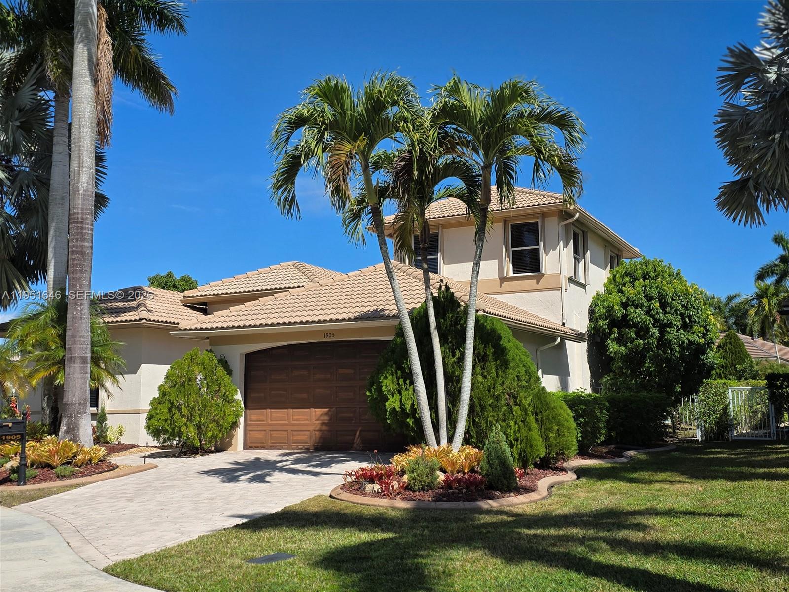 1905 Harbor View Circle Property Photo 2