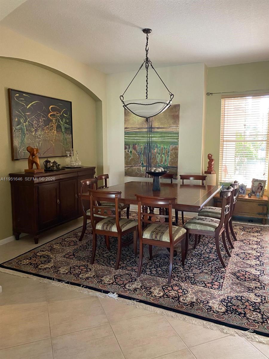 1905 Harbor View Circle Property Photo 5